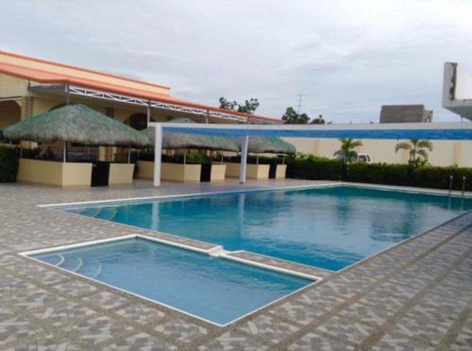 UKL Ever Resort Hotel Laoag Eksteriør bilde